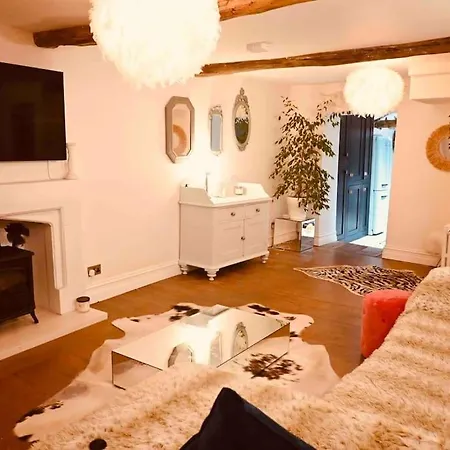 Beautiful 2 Bedroom Cottage, Kirkby Lonsdale Tatil Evi *