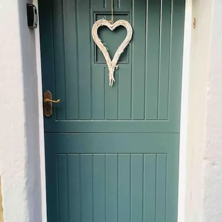 Beautiful 2 Bedroom Cottage, Kirkby Lonsdale *